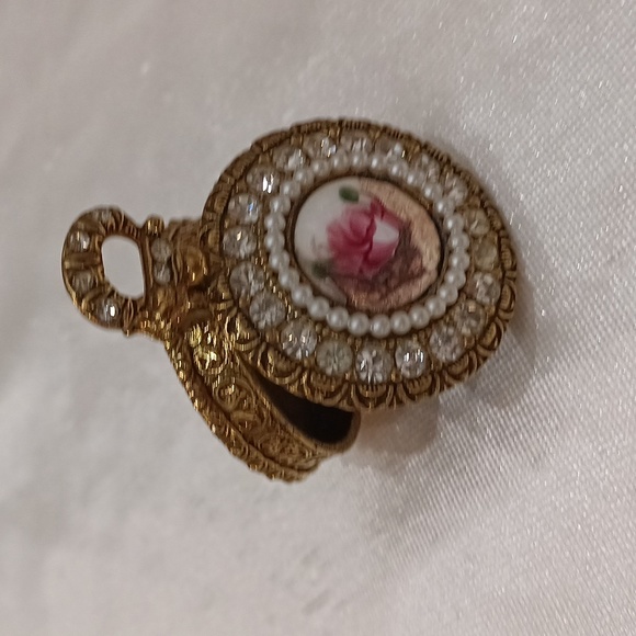 Vintage Forenza micro trinket pill pendant style rhinestone filigree box - Picture 9 of 10